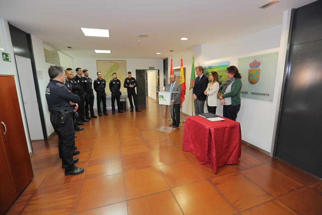 Los 8 agentes que superaron el proceso selectivo se incorporarán a la Policía Local tras su periodo de formación